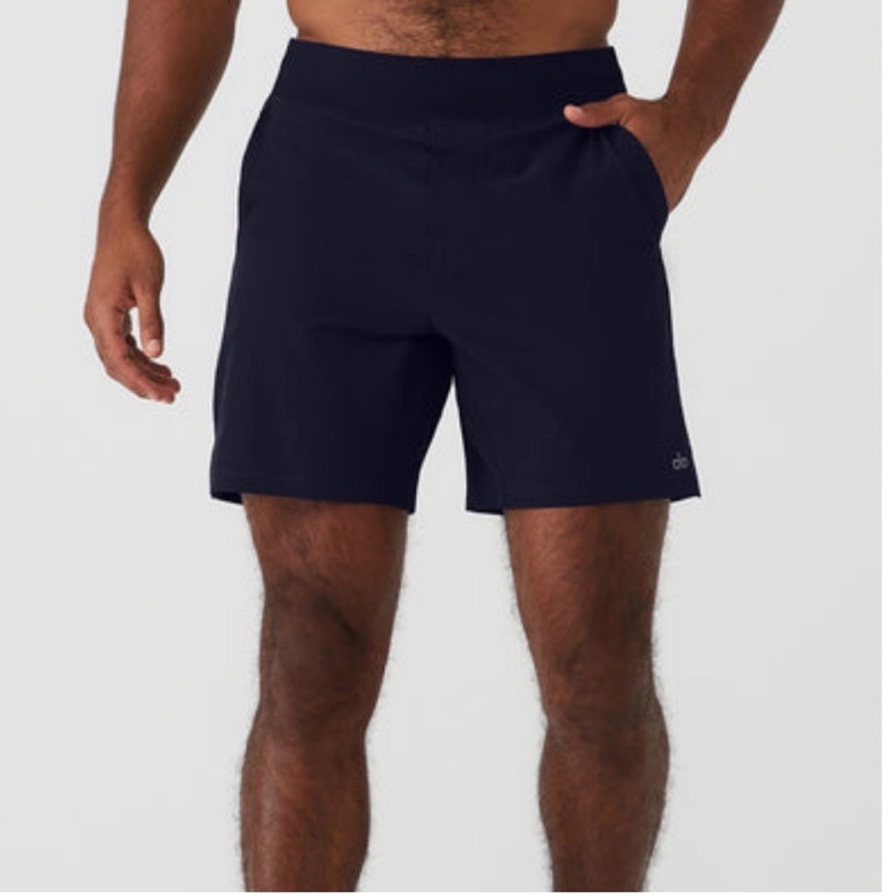 ALO Yoga Men’s “Repetition” Short 7” Inseam Linerless (M) *BESTSELLER*